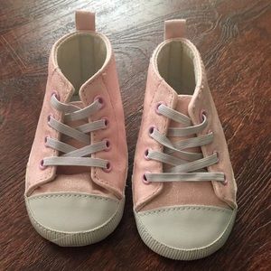 3-6 Month baby Girls Glittery Crib Shoe